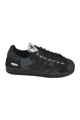 black-sneakers-for-men