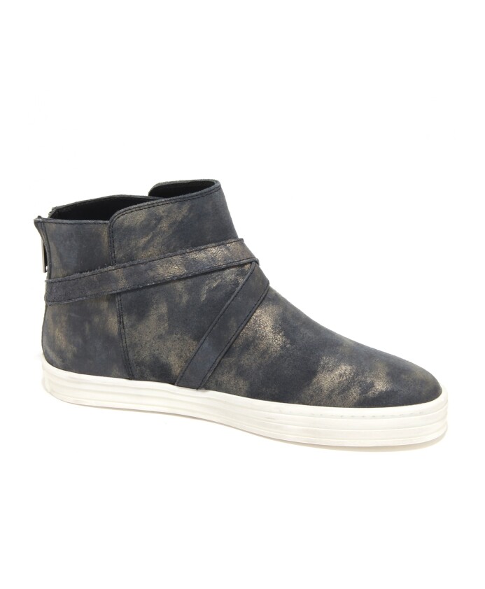 mid-cut-zip-strap-ankle-boots