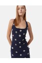 robe-en-jean-courte-avec-applications-de-bijoux