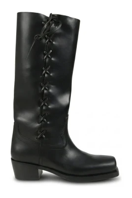 Roxanne Boot