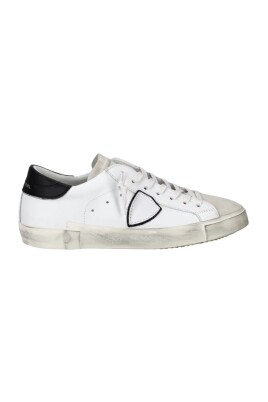 sneakers-blanches-avec-details-argentes