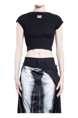 black-baby-tee-with-patch
