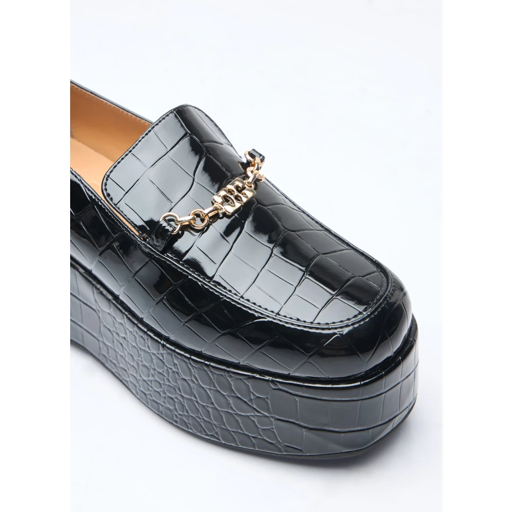 Ganni Geëtst leren Butterfly Chain Loafers Black Dames