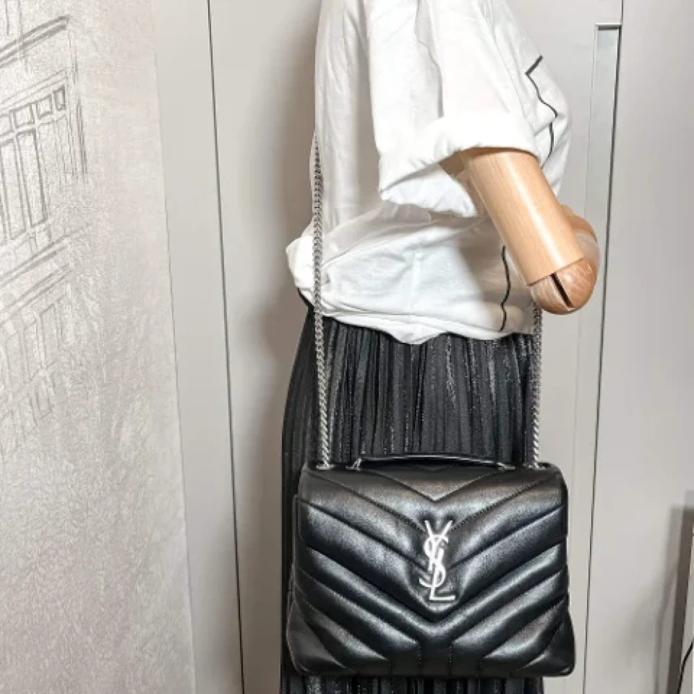 Yves Saint Laurent Vintage Pre-owned Loulou Small Chevron Quilted Leather 2-Ways Envelope Bag Black Dames