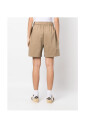 short-femme-dans-un-style-tendance