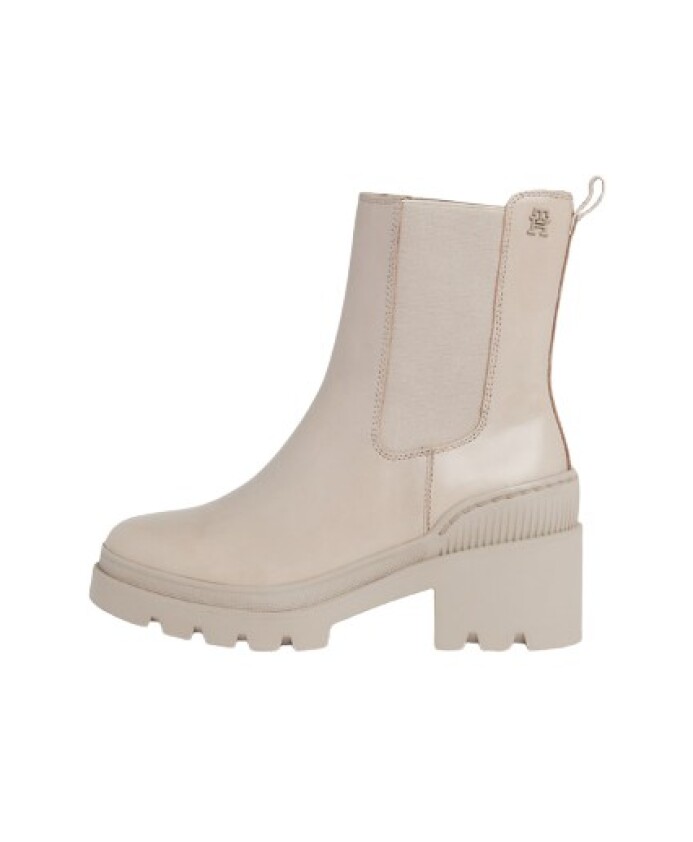 stylish-boots-for-men-and-women