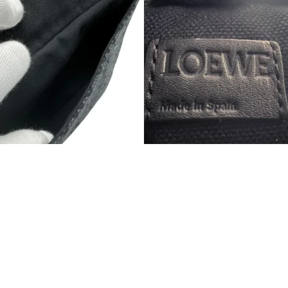 Loewe Pre-owned Canvas shoulder-bags Black Heren