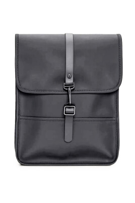 black-backpack-with-carabiner-closure