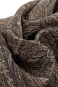 echarpe-avec-motif-decoratif