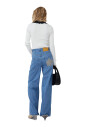 jean-camelia-a-jambes-larges