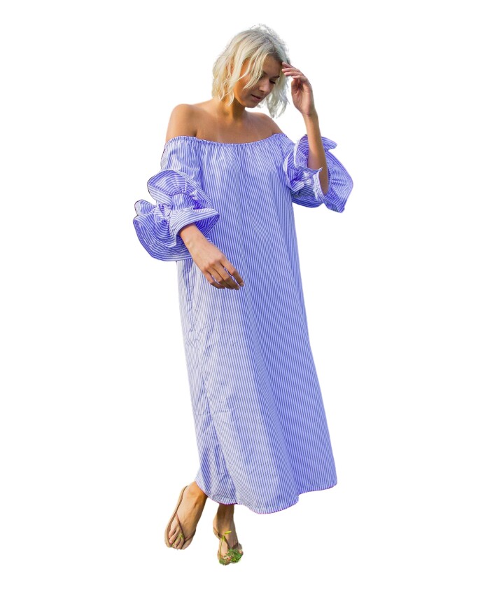 robe-midi-a-rayures-bleues-epaules-denudees