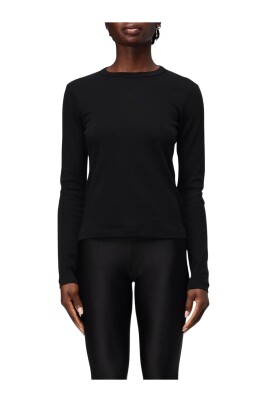 black-fitted-top-minimalist-design