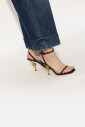 sandalen-met-geknoopte-hak