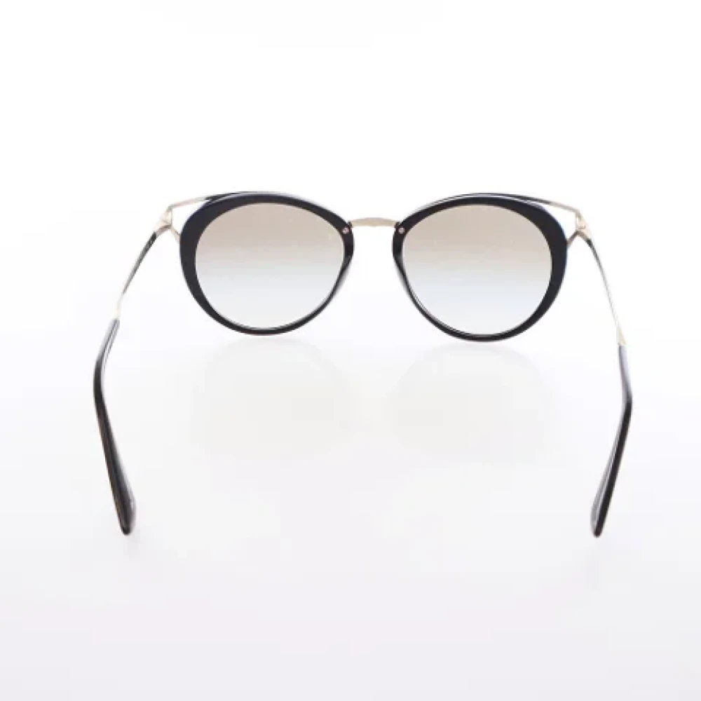 Prada Vintage Pre-owned Plastic sunglasses Black Dames