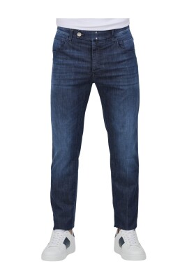slim-fit-jeans