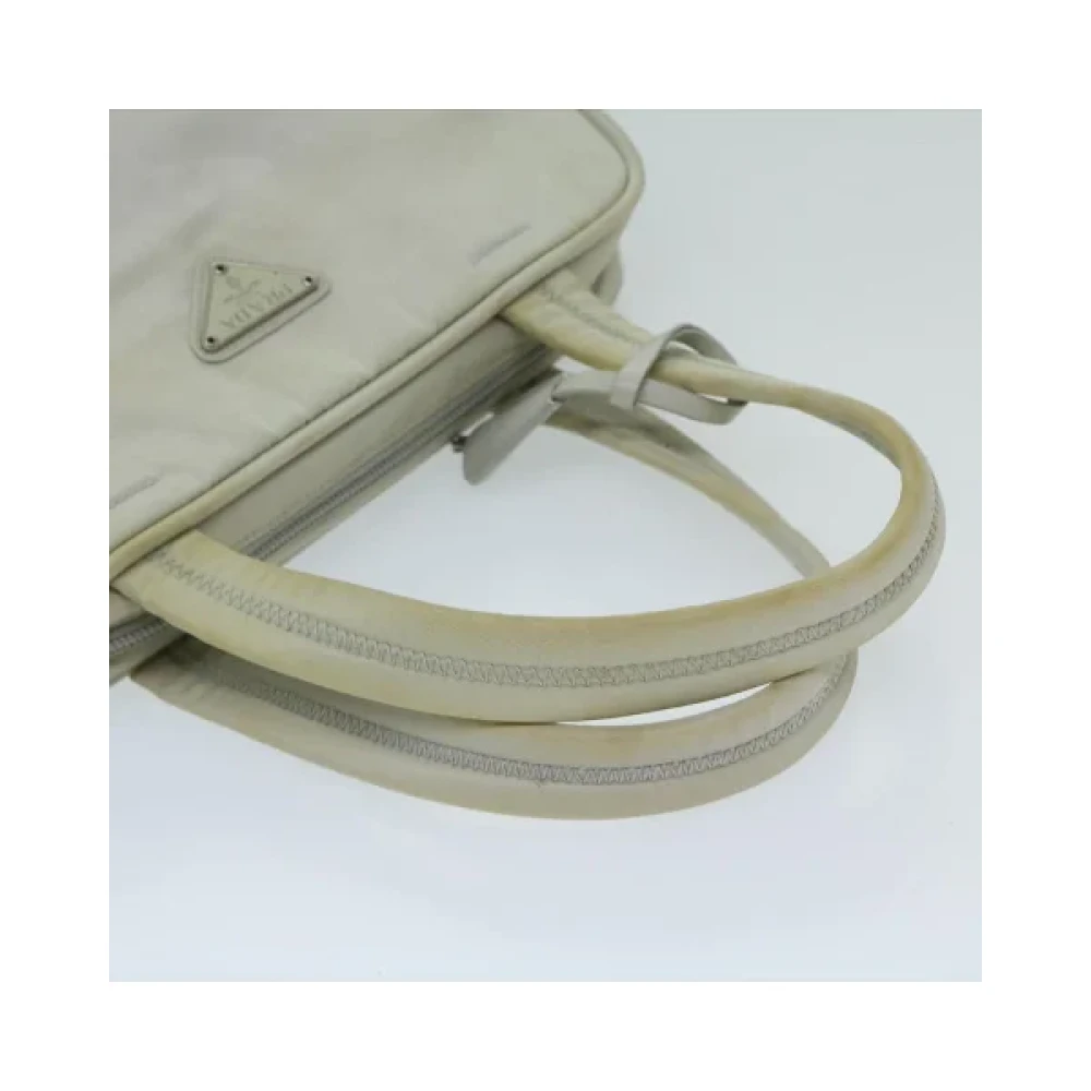 Prada Vintage Pre-owned Nylon handbags Gray Dames