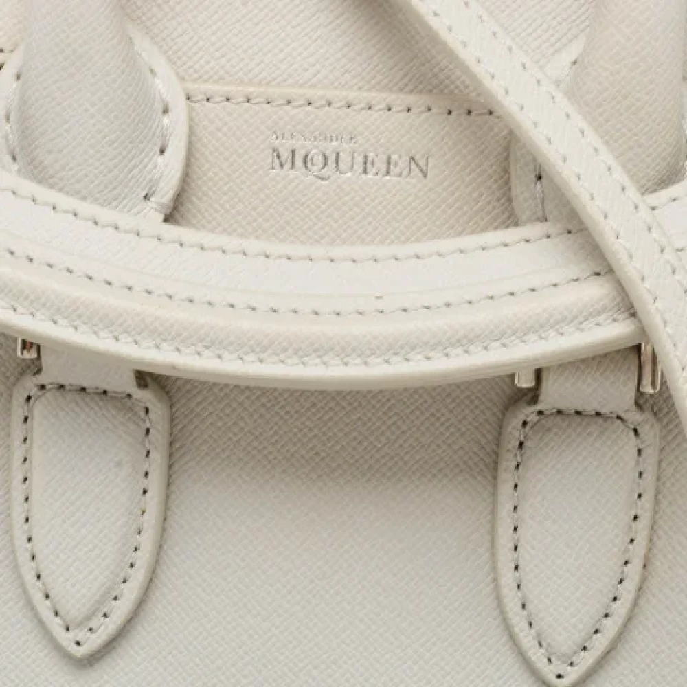 Alexander McQueen Pre-owned Leather handbags Gray Dames