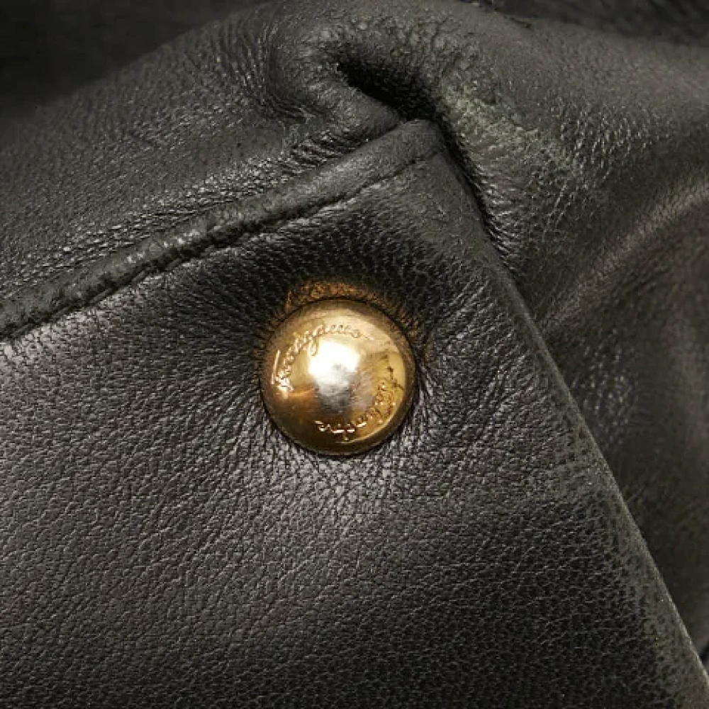 Salvatore Ferragamo Pre-owned Leather shoulder-bags Black Dames