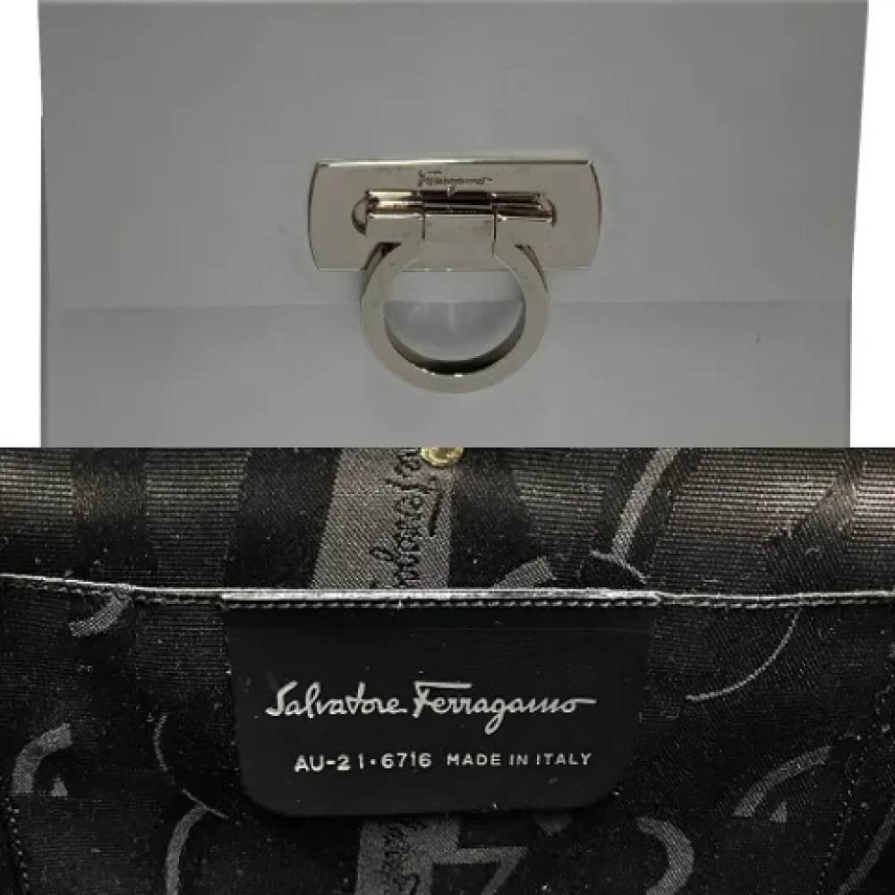 Salvatore Ferragamo Pre-owned Fabric handbags Gray Dames