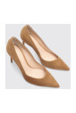escarpins-a-talons-aiguilles-et-bout-pointu-en-daim