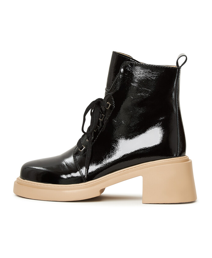 bottines-classiques-a-lacets