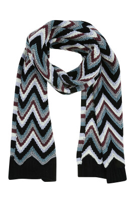 black-red-scarf-stylish-model