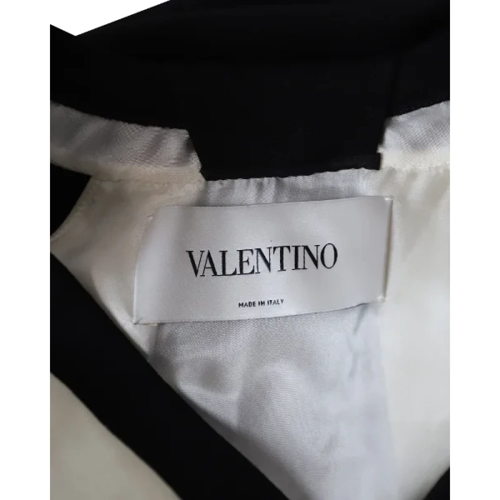 Valentino Vintage Pre-owned Wool dresses Beige Dames