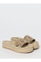 sandales-compensees-beiges-avec-detail-decoupe