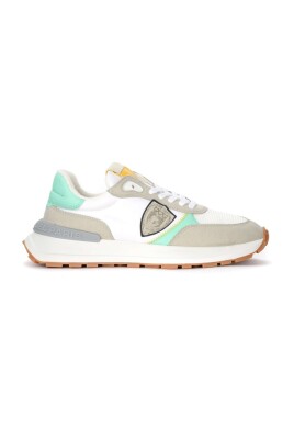 sneakers-decontractees-pour-hommes-et-femmes