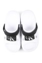 sandales-blanches-avec-bride-noire