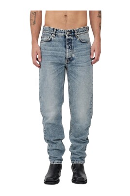 carrot-fit-jeans