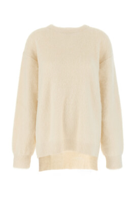 round-neck-knitwear