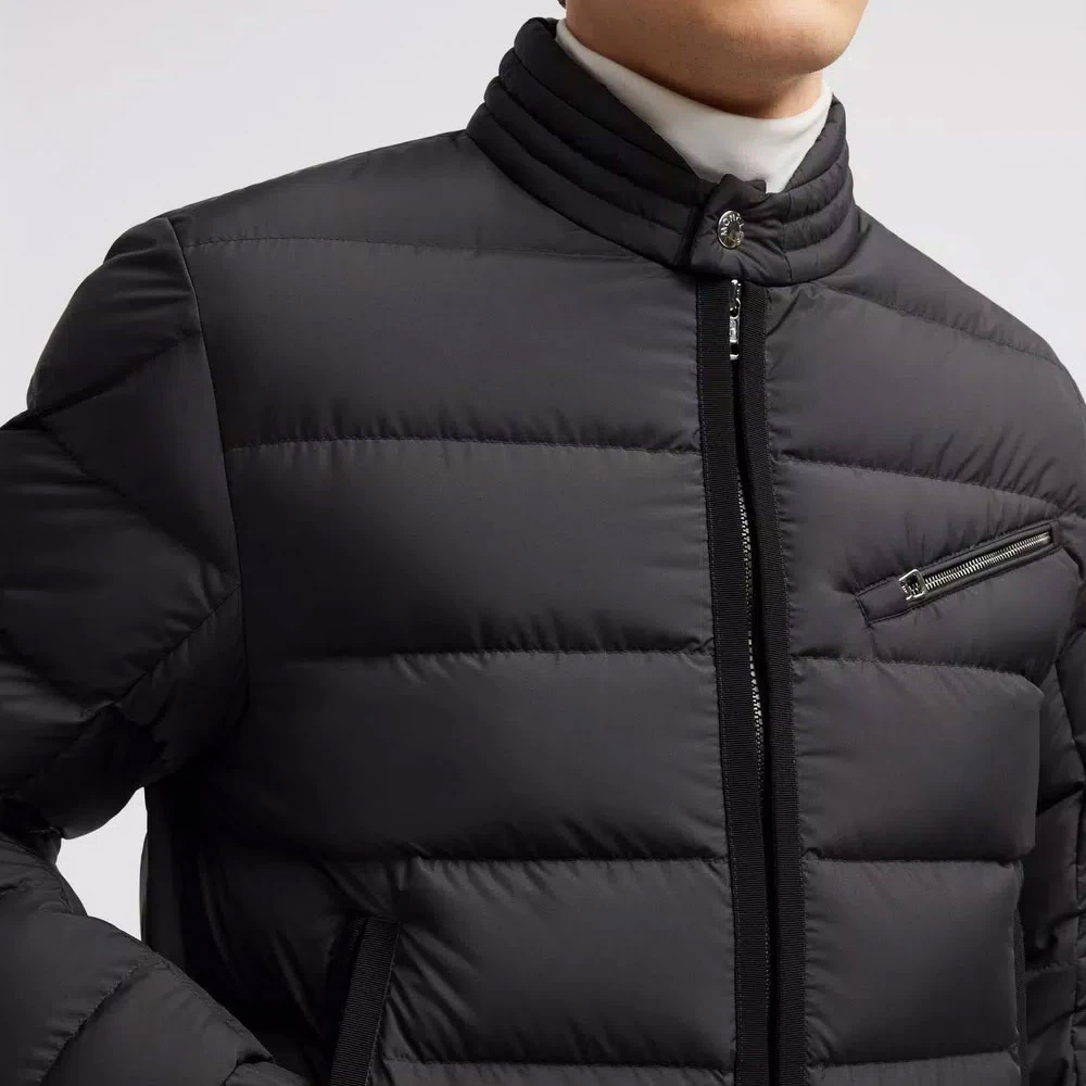Moncler Kort Donsjack met Slank Design Black Heren