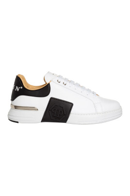 sneakers-with-phantom-kick-style