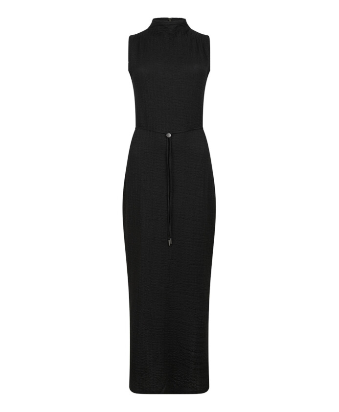 robe-longue-noire-avec-cordon-a-la-taille