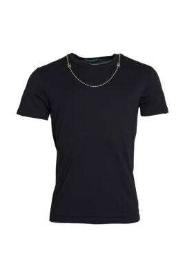 chaindetailed-t-shirt-noir-avec-collier