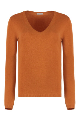 luxury-cashmere-sweater-ribbed-knit-edges
