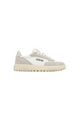 sneakers-basses-en-maille-noire-avec-profils-de-glace