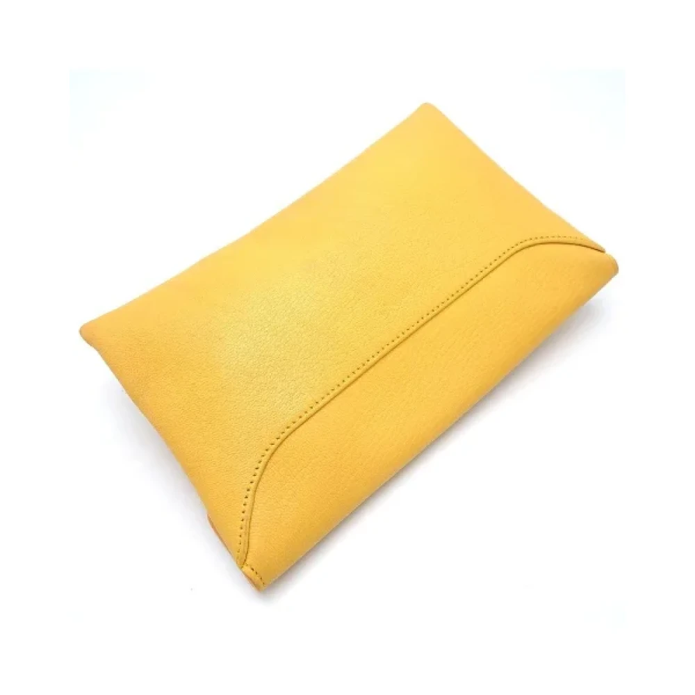 Givenchy Pre-owned Leather clutches Yellow Dames