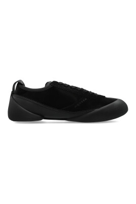sports-shoes-with-logo