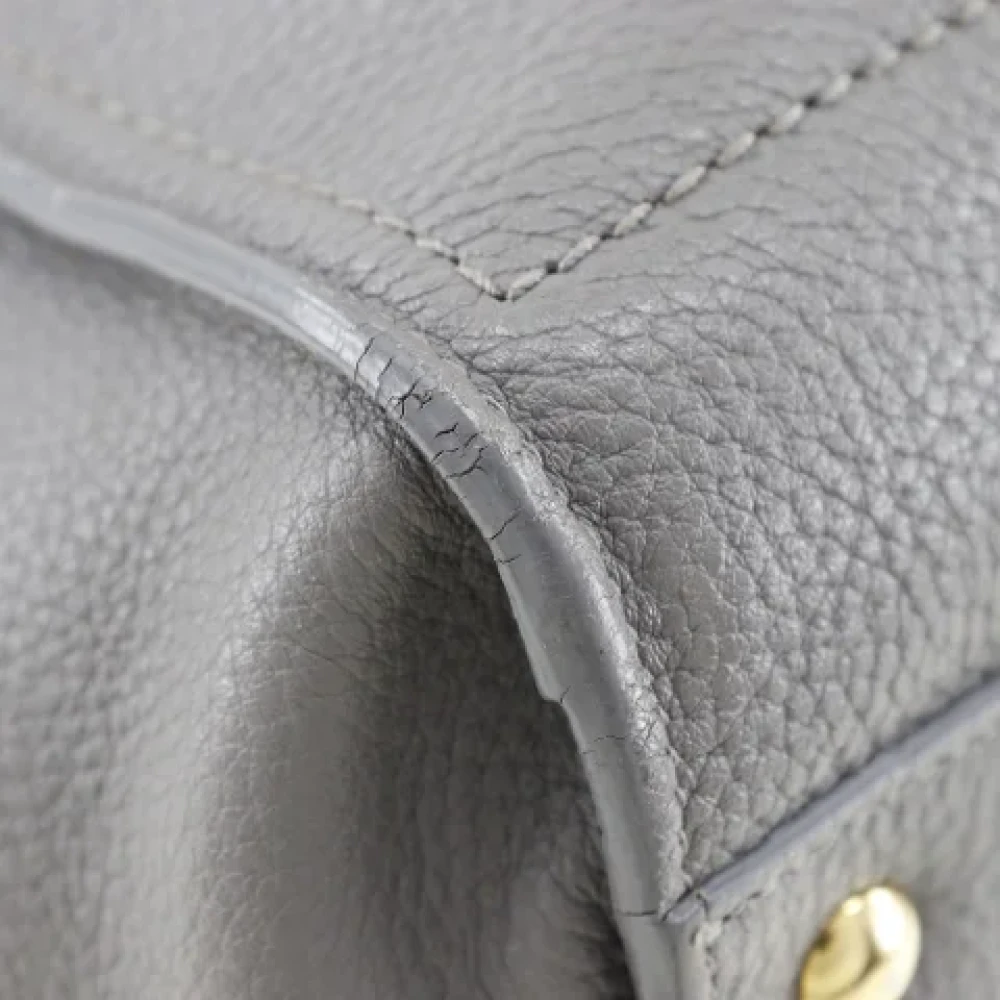 Salvatore Ferragamo Pre-owned Leather totes Gray Dames