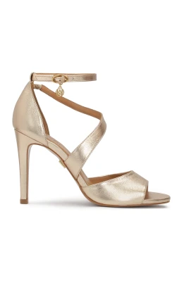Sandal med gyllene full häl