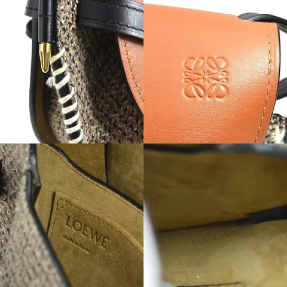 Loewe Pre-owned Fabric shoulder-bags Brown Dames