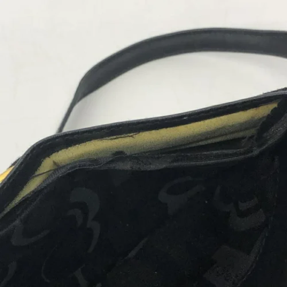 Salvatore Ferragamo Pre-owned Fabric shoulder-bags Black Dames