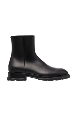 slim-tread-chelsea-boots