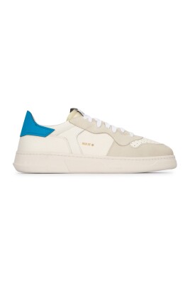 stylish-sneakers-for-everyday-wear