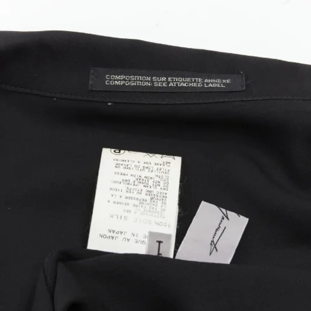 Yohji Yamamoto Pre-owned Silk tops Black Dames