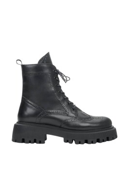 black-ankle-boots-with-laces