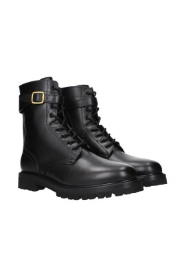 black-leather-ankle-boots-with-zip