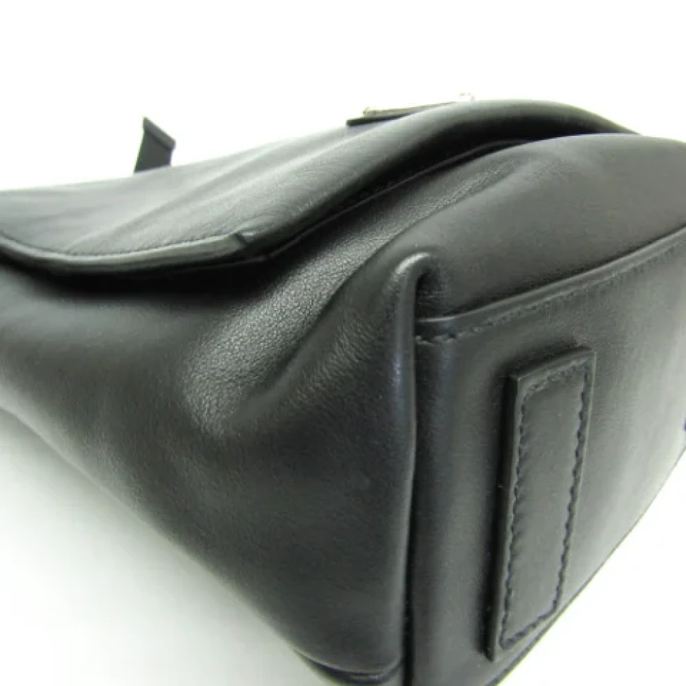 Prada Vintage Pre-owned Leather shoulder-bags Black Dames
